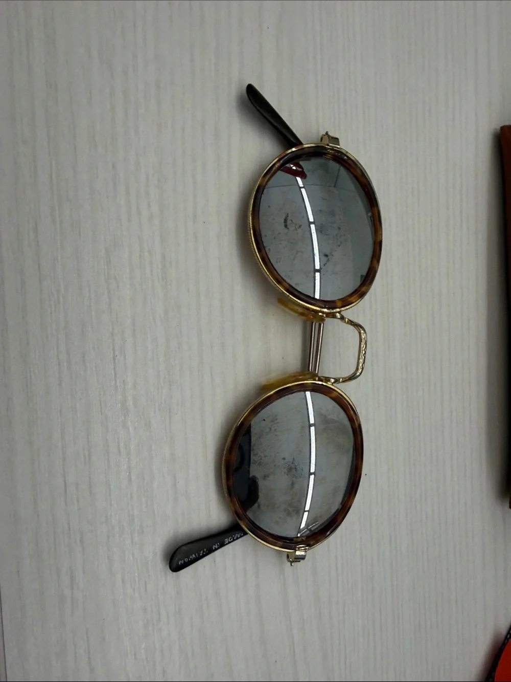 Vintage  Men's Round Tortoiseshell Sunglasses with Gold Bridge - Brown/Gold